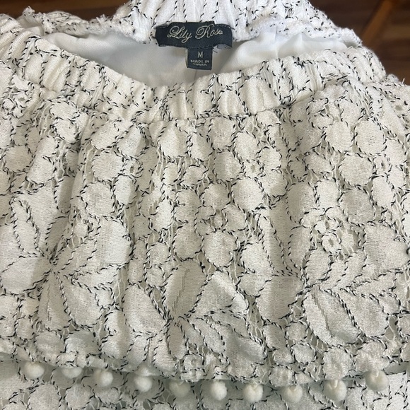 Lily Rose adorable white lace dress with liner and Pom poms, size M,27” long - Picture 6 of 8